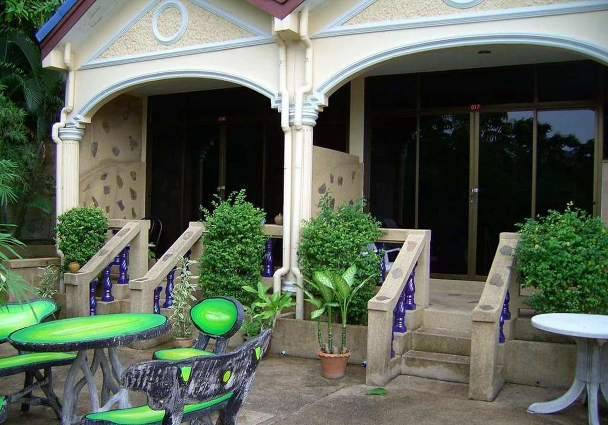 On Hill Phuket Hotel 2*