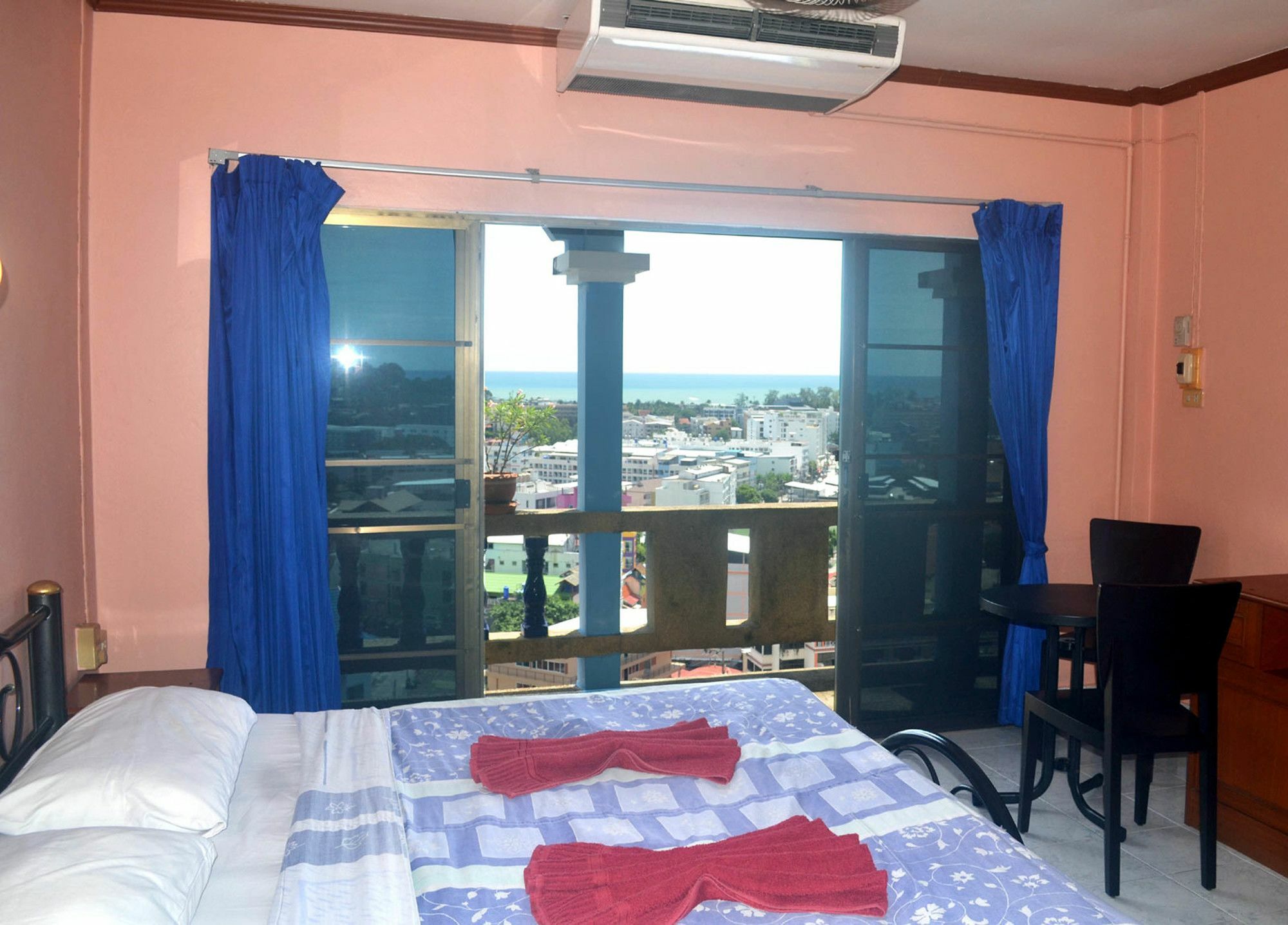 On Hill Phuket Hotel 2*